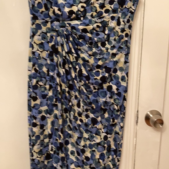 Dress - Picture 6 of 6